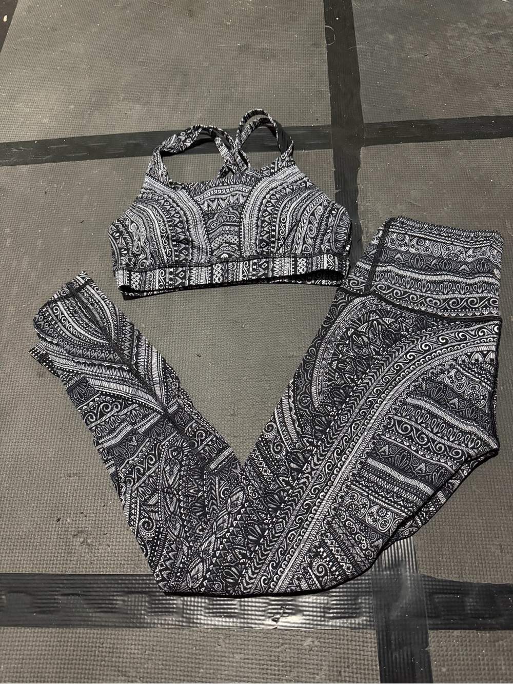 Lululemon Bundle Bra and Leggings- Entwined Ice Grey Black